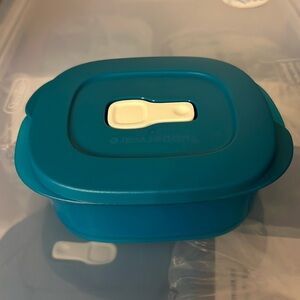 NEW Tupperware rectangular 2 cup